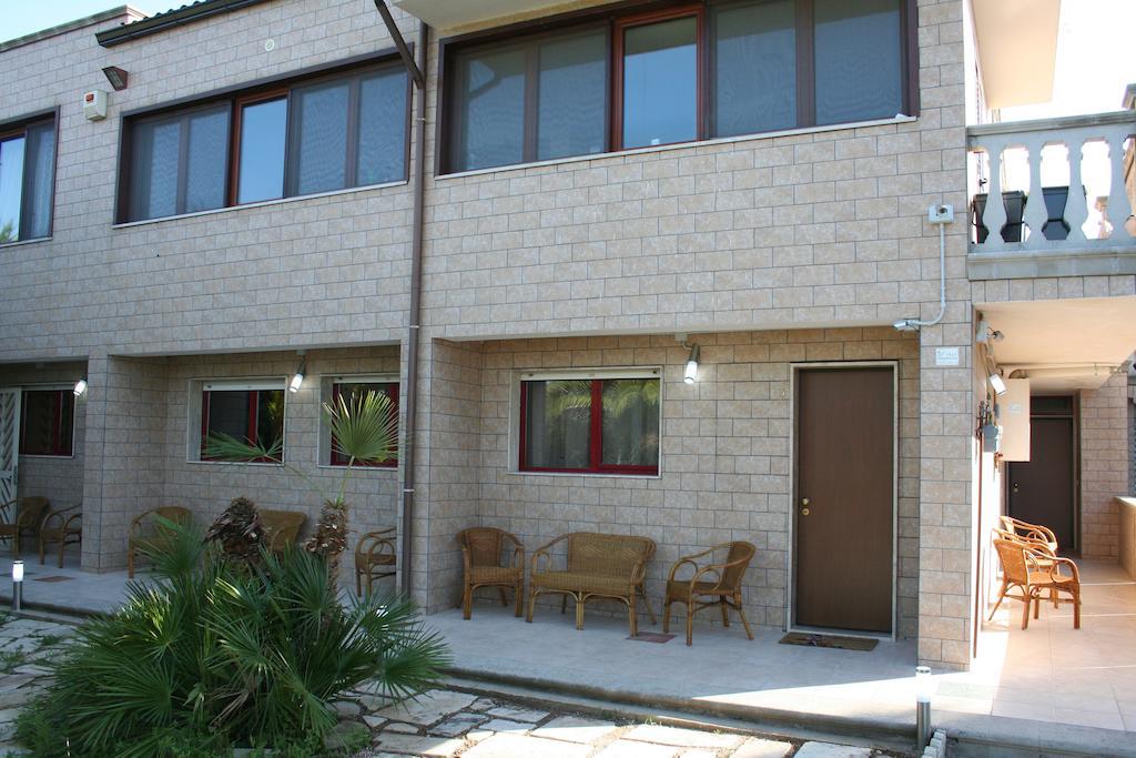 Le Sirene Bed&Breakfast Cellamare Exterior foto